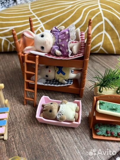 Sylvanian families зайцы, бурундук, мебель, огород