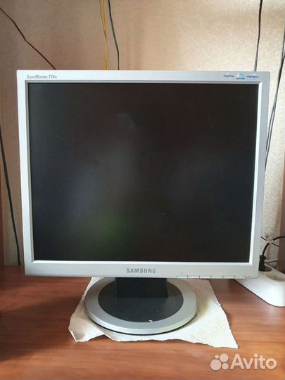 Монитор Samsung