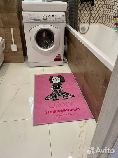 Ковер bearbrick