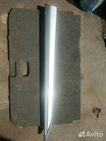 Молдинг передней правой двери mitsubishi outlander