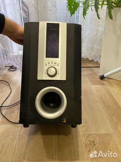 Активный сабвуфер