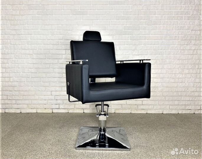 Парикмахерское кресло Paris, с откидной спинкой 0