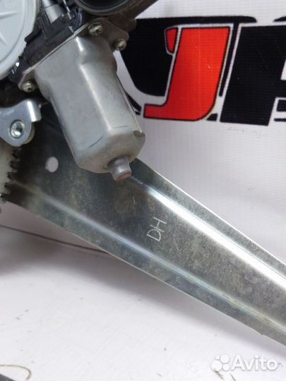 Стеклоподъемник двери задней левой Toyota RAV4 40