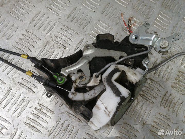 Замок двери передней левой Mitsubishi Lancer X