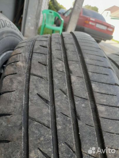 Bridgestone 738V 215/60 R16
