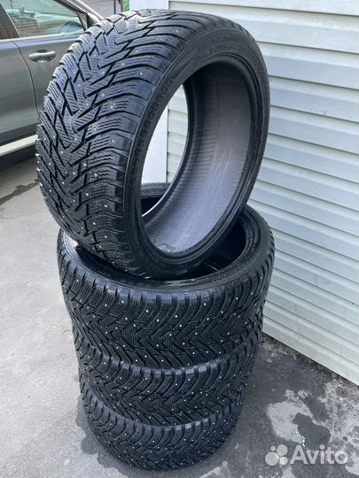 Nokian Tyres Hakkapeliitta 8 SUV 295/35 R21 107T