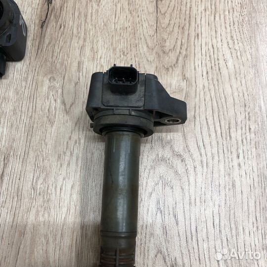 Катушка зажигания Honda Civic 8 1.8л