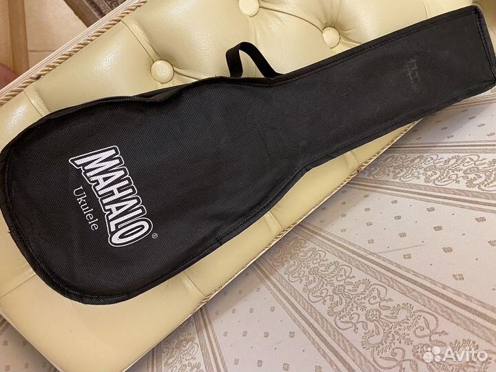 Гитара укулеле