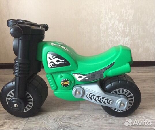 Продаю наш транспорт:машинка-толокар,беговел и тол