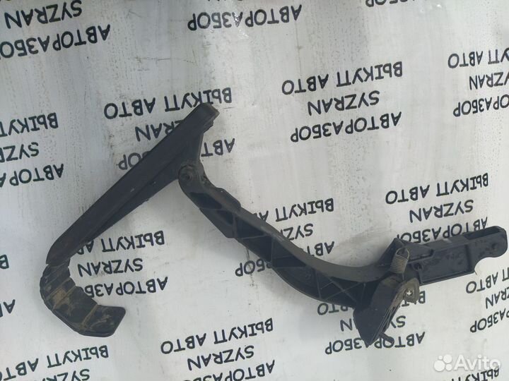 Мерседес С 202 Mercedes C 202 педаль газа