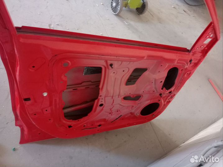 Дверь передняя левая на geely coolrey