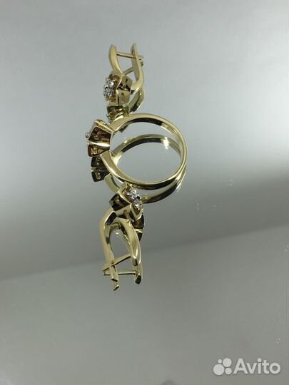 Золотой комплект с бриллиантами