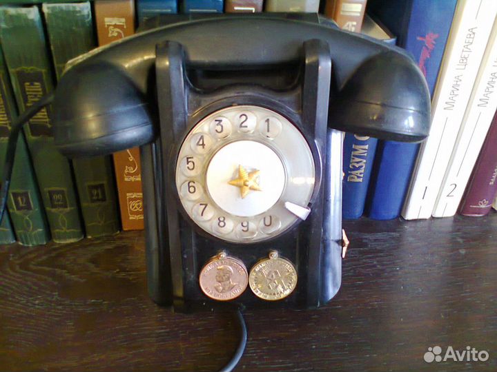 Телефон черный старинный карболитовый