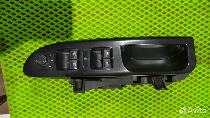 Блок управления стеклоподъемниками VW Passat B6
