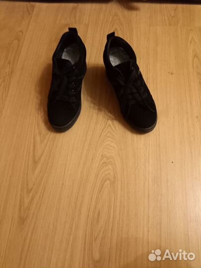 Ботинки весенние женские