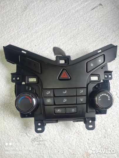 Блок управления климат-контролем Chevrolet Cruze