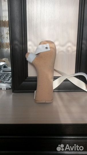 Тутора литые на кисте локтевую часть