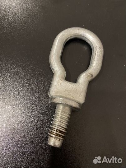 Буксировочный крюк на ford focus