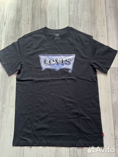 Футболка Levis новая