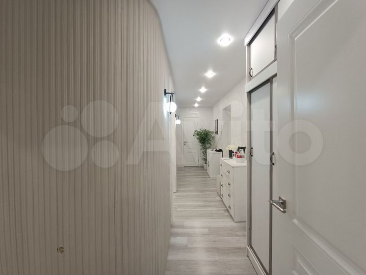 3-к. квартира, 72 м², 2/12 эт.