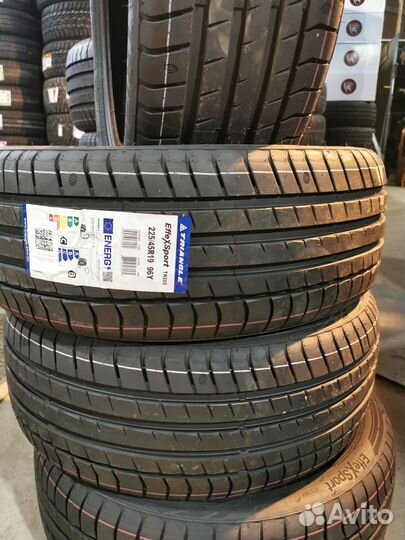 Triangle EffeXSport TH202 225/45 R19 96Y