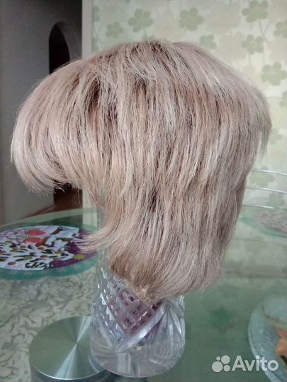 Парик св. беж. Б/у,япония,короткий