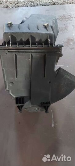 Корпус воздушного фильтра Volkswagen Phaeton