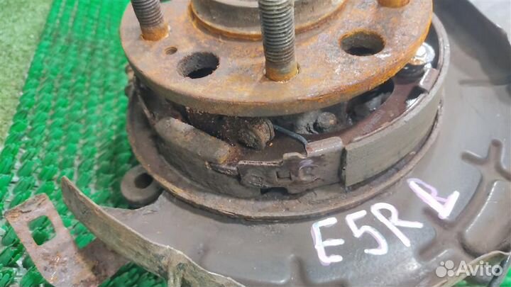 Кулак задний левый Hyundai IX35 2011