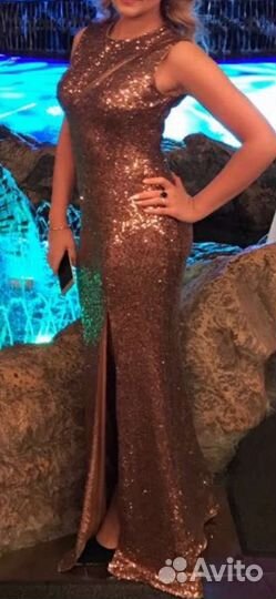 Шикарное платье в пол