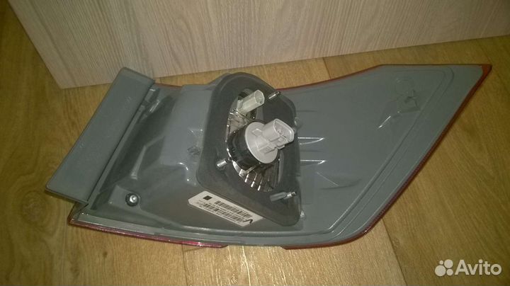 Задний левый фонарь на Весту