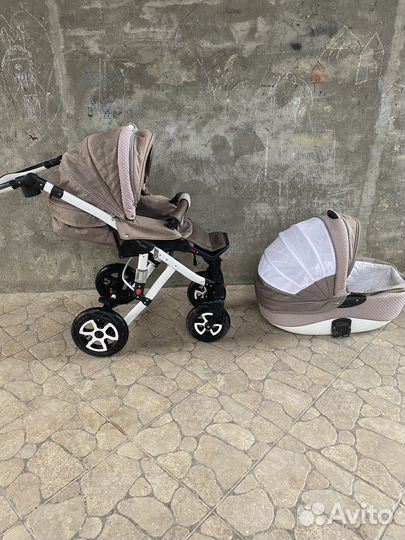 Коляска детская в комплекте люлька