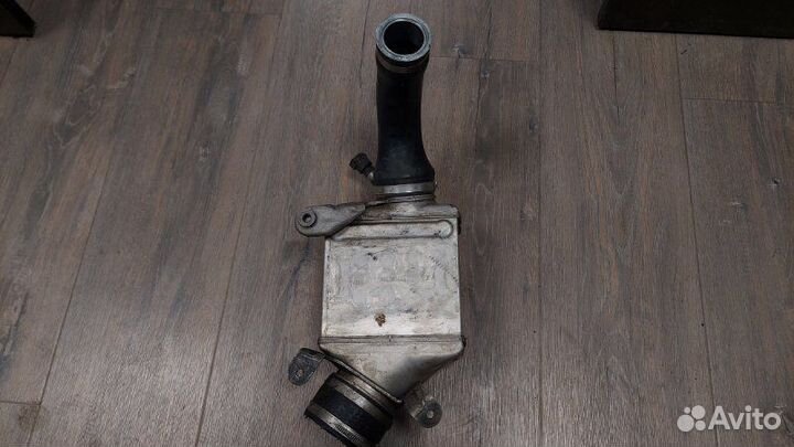 Интеркулер правый Bmw 750Lix F02 N63 4.4I 2009