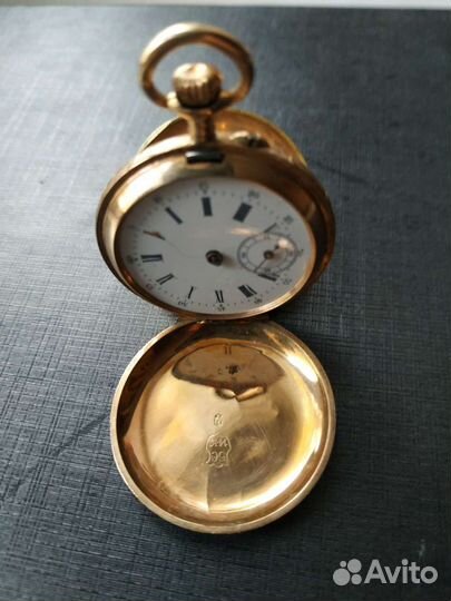 Золотые карманные часы