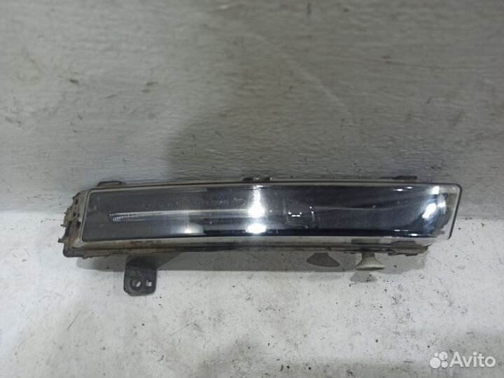 Фара противотуманная правая