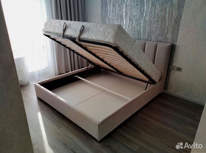 Кровать двуспальная