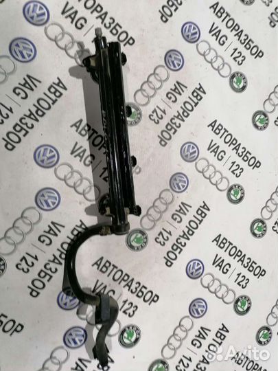 Топливная рейка с форсунками Фольксваген Поло 5