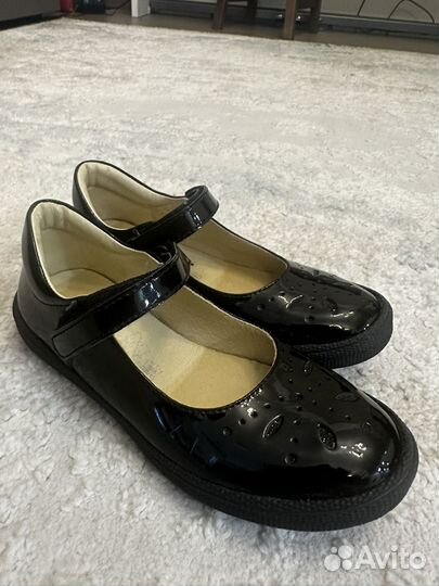Детские туфли