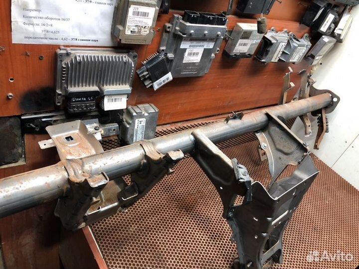 Усилитель торпедо Peugeot Partner легковой