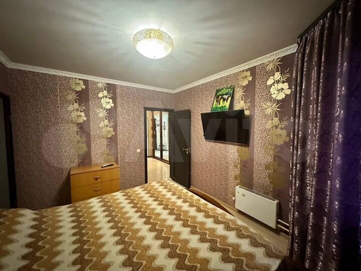 2-к. квартира, 65 м², 13/18 эт.