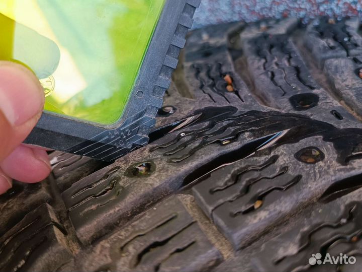 Michelin X-Ice North 4 235/45 R18 98T