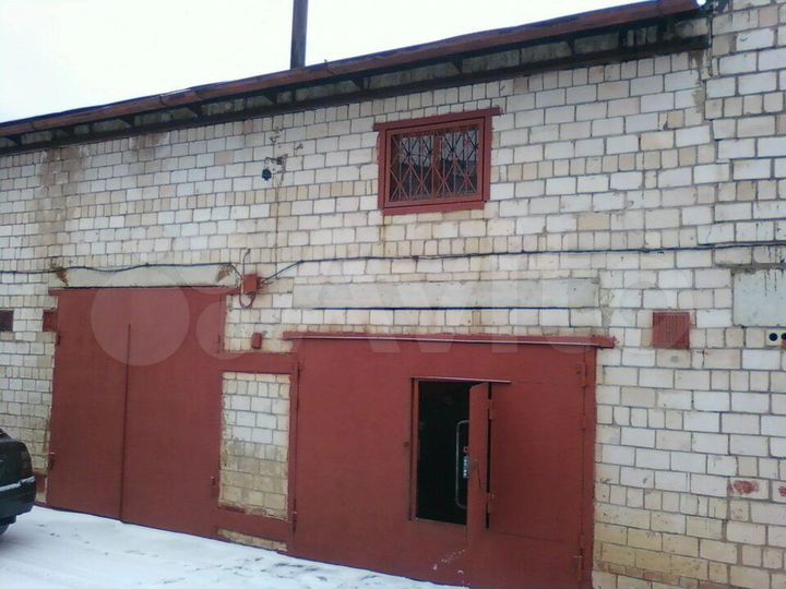 Гараж, > 30 м²