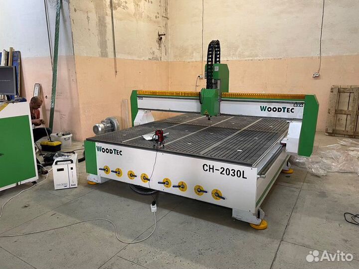 Фрезерно-гравир.станок с чпу WoodTec CH2030L