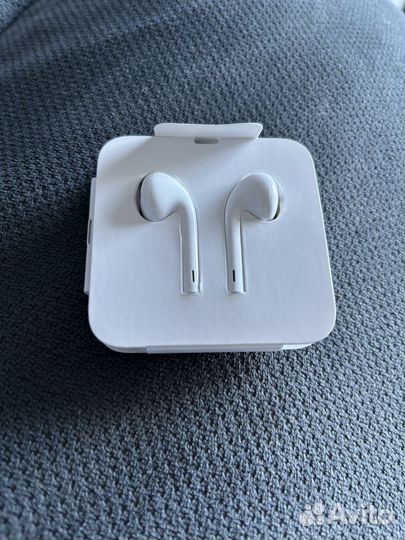 Наушники Apple EarPods Lightning
