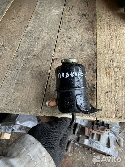 Бачок гура Mitsubishi Pajero sport 1