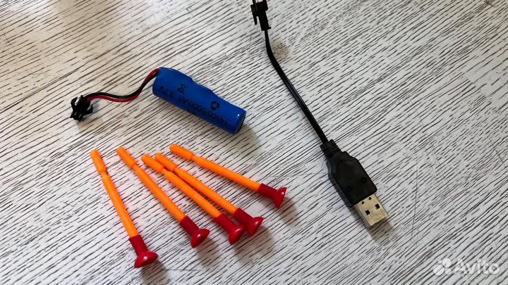 Машинка на радиоуправлении танк