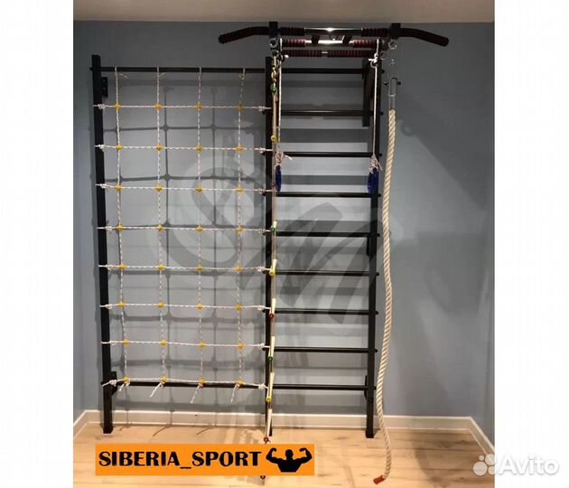 Шведская стенка с сеткой лазалкой