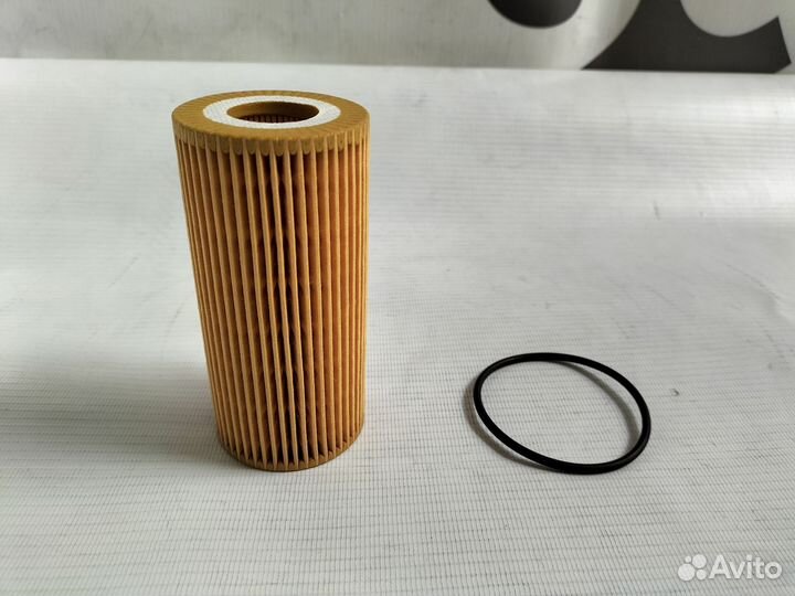 Фильтр масляный audi A3-A5 06L115562B