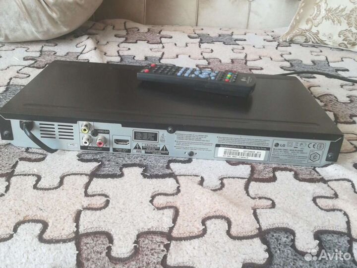 Blu ray плеер LG