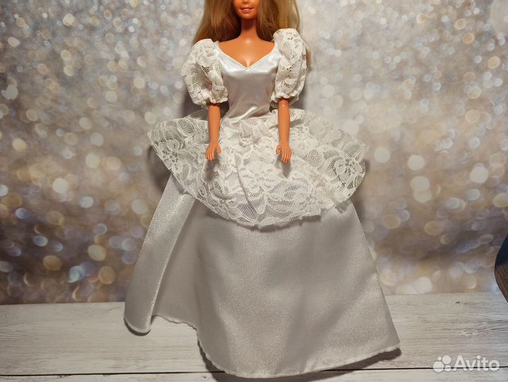 Платье для кукол формата Барби
