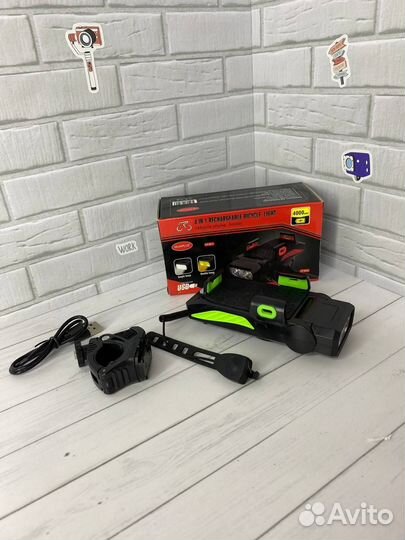 Фонарик с держателем для телефона